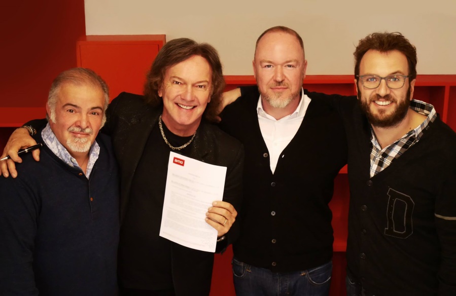 Red Canzian e la firma del contratto discografico con BMG